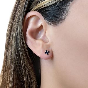Petite Sapphire Clover Stud Earrings in 18K Rose Gold