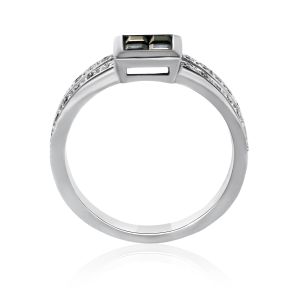 princess-sapphire-diamond-white-gold-ring