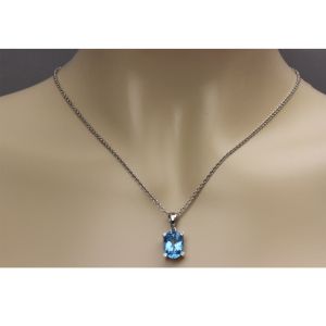 oval-blue-topaz-diamond-white-gold-neckalce