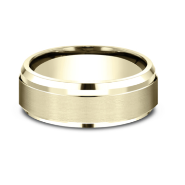 Men's Comfort-Fit Beveled Edge Wedding Band in Yellow Gold (7mm)