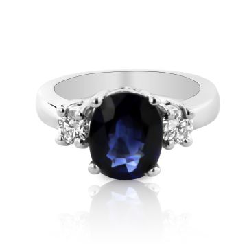 oval-sapphire-diamond-white-gold-ring