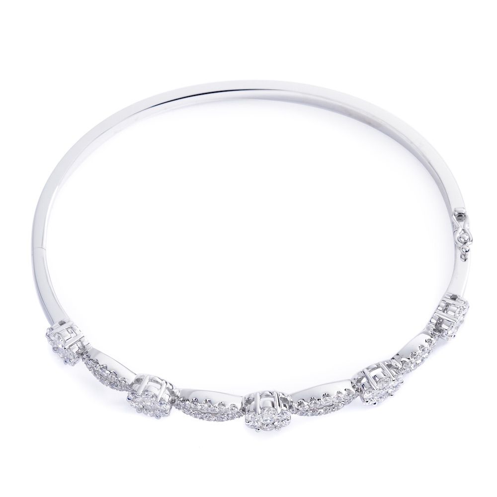 Floral Diamond Bangle in 18K White Gold (2.50ct)
