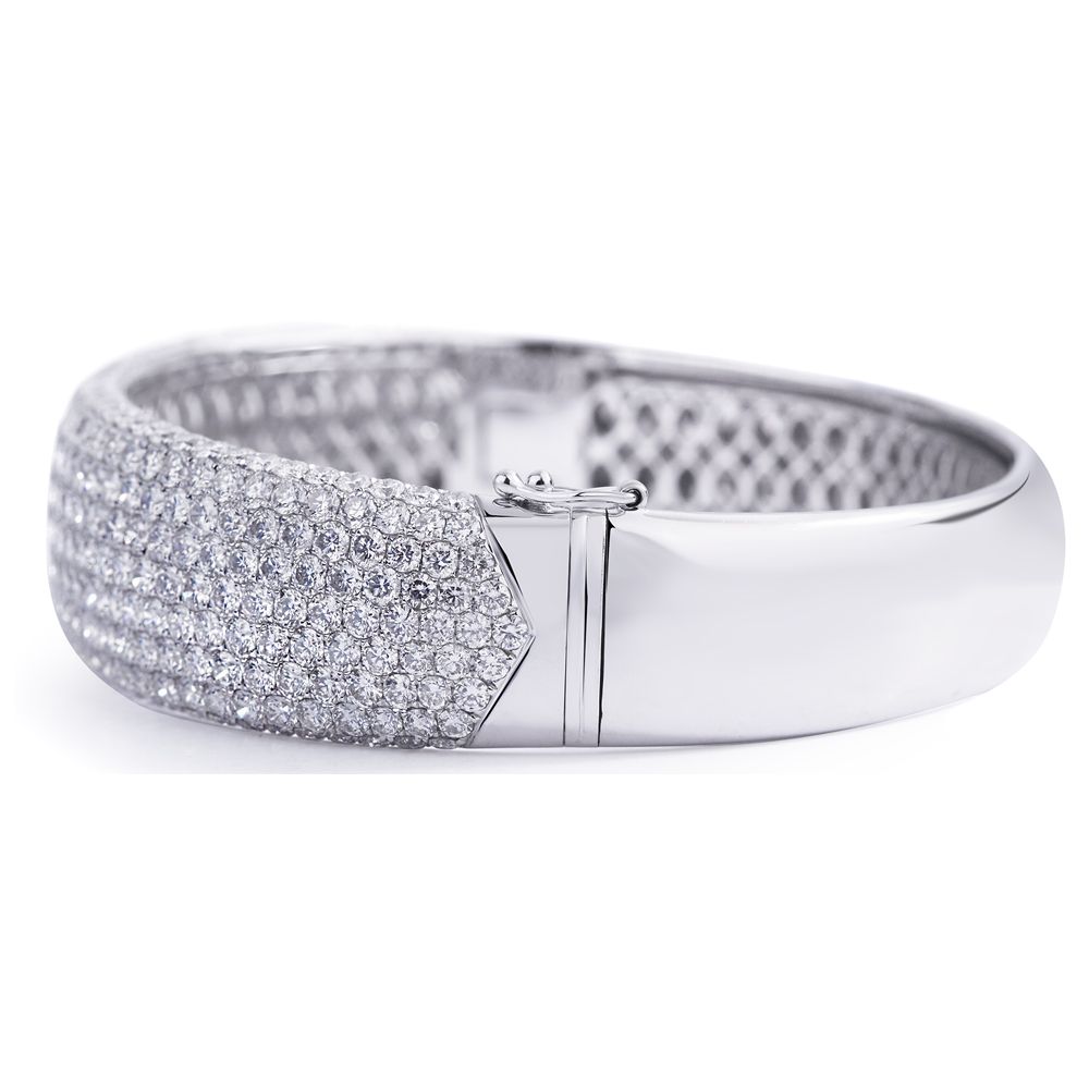 Pavé Diamond Bangle in 18k White Gold (13.00ct)