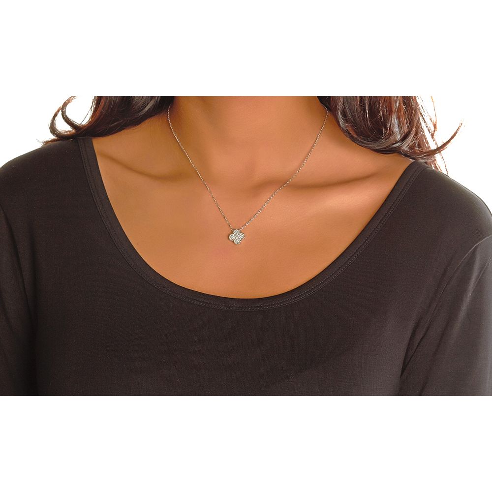 Diamond Clover Pendant with Milgrain Edges in 18k White Gold (0.15ct)