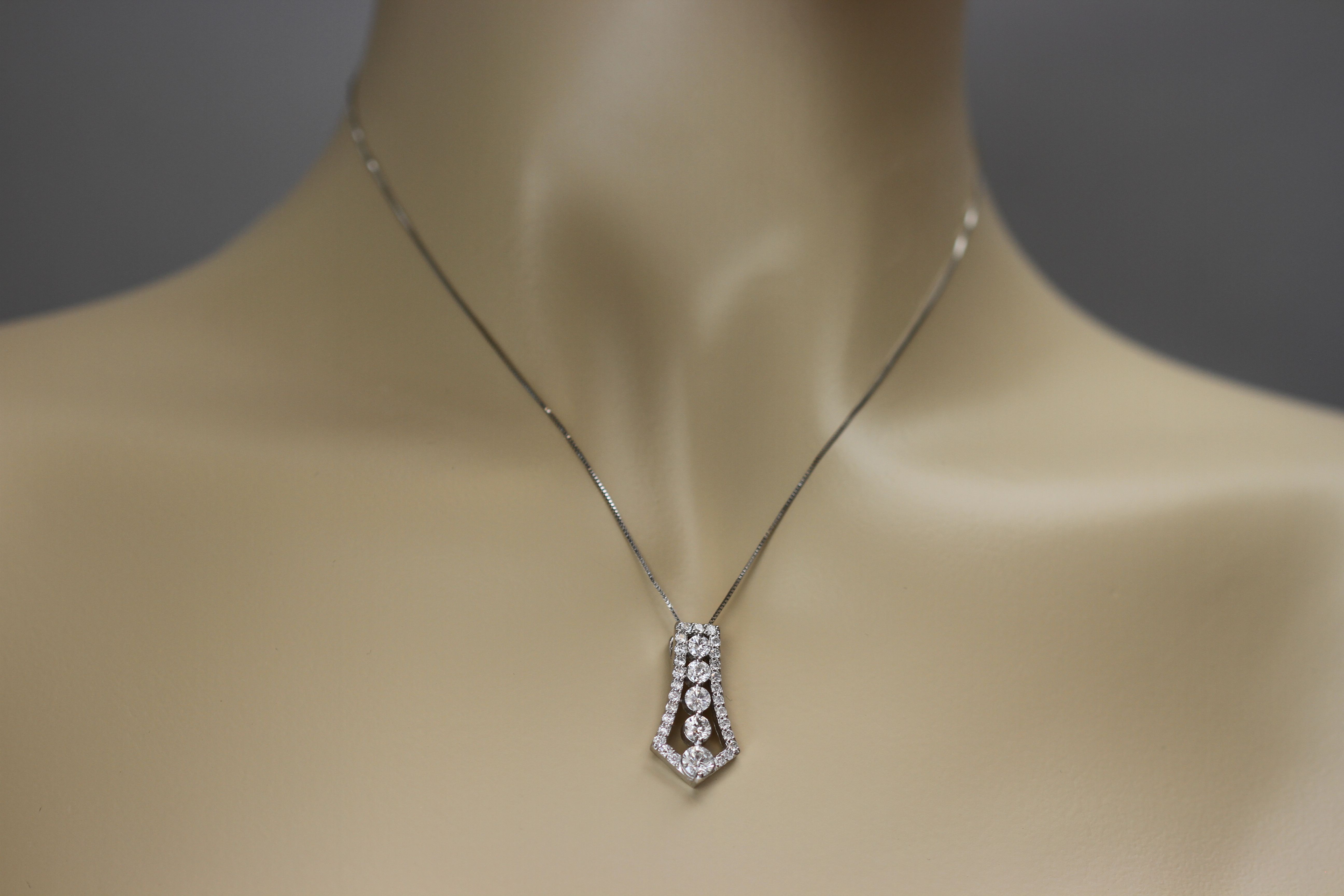 Graduated Diamond Pendant in 14K White Gold (2.02ct)